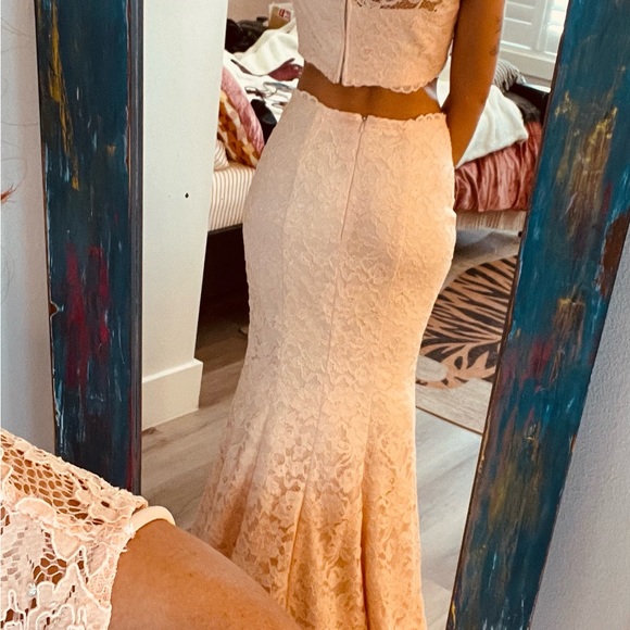 XScape Almost New 2-Peice Pink Soft Pink Formal Set - Size 2 - Picture 5 of 11